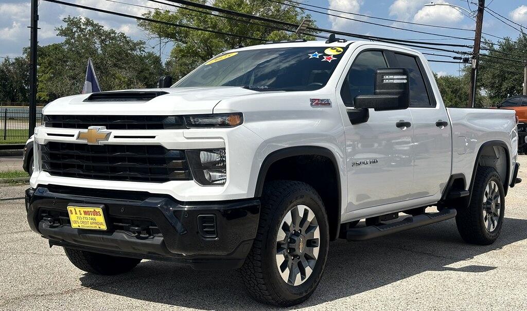 2025 Chevrolet Silverado 2500HD Custom photo 2