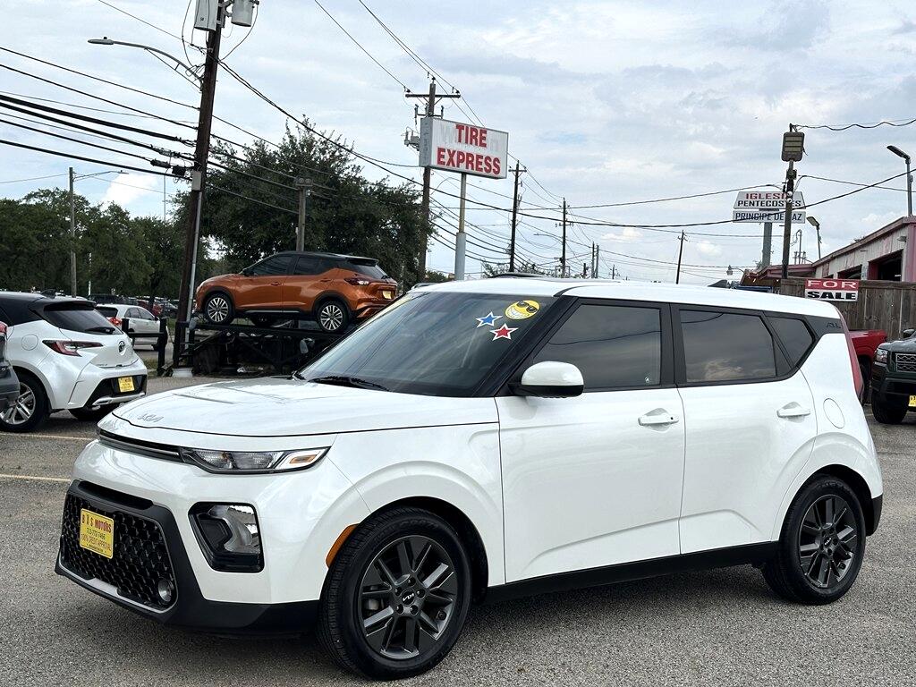 2022 Kia Soul EX photo 3