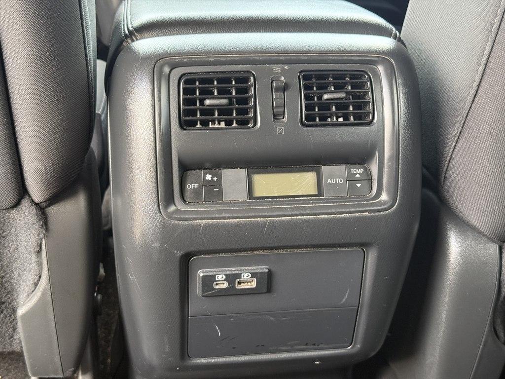 Nissan Pathfinder SV 4WD 2020