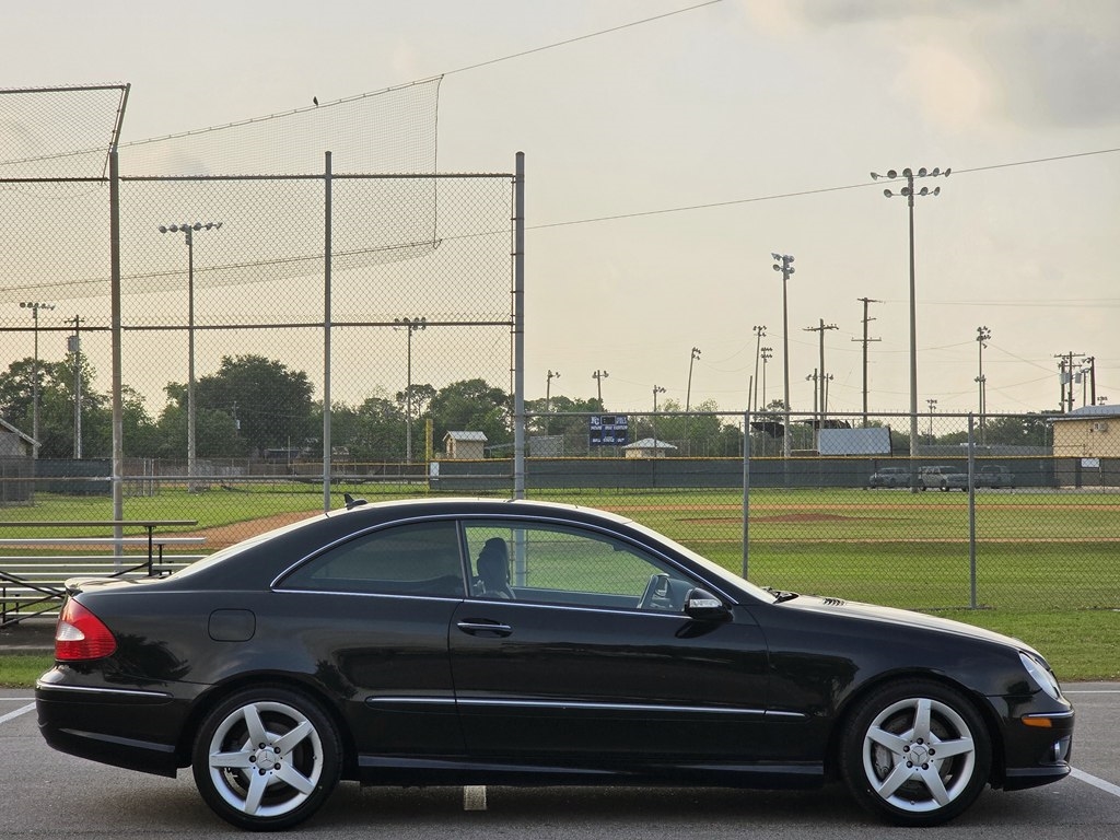 2009 Mercedes Benz CLK 350 photo 2