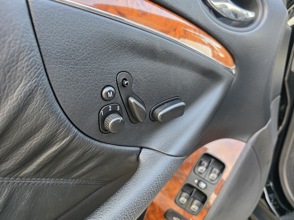 2009 Mercedes Benz CLK 350 photo 4