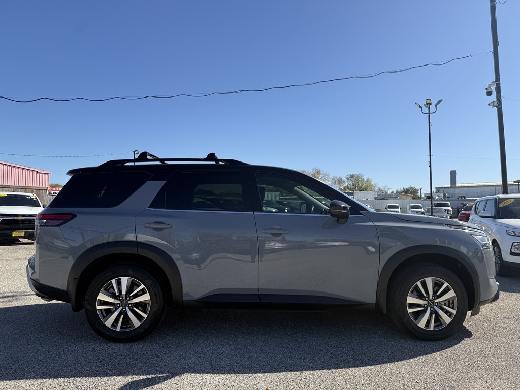 Nissan Pathfinder SL 2022