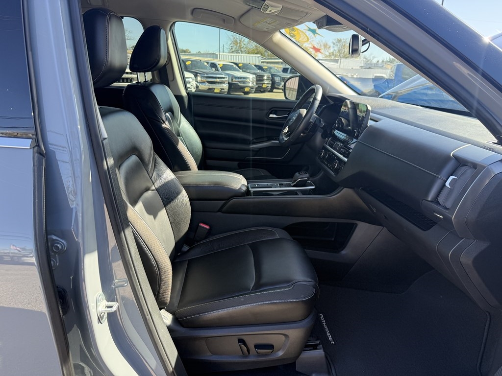 Nissan Pathfinder SL 2022