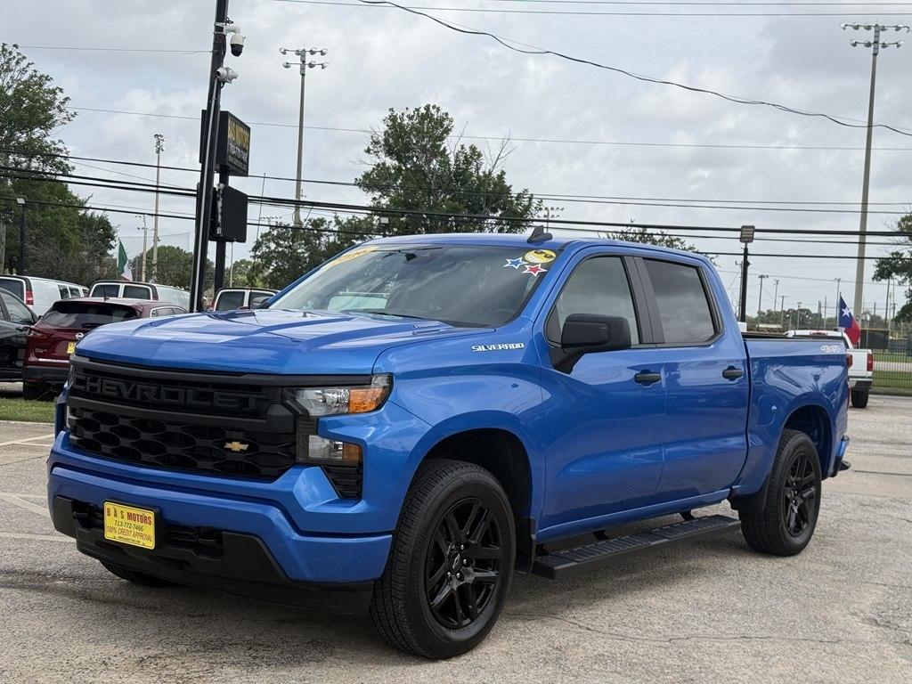 Chevrolet Silverado 1500 Custom Crew Cab 4WD 2026