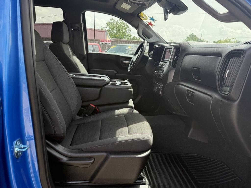 Chevrolet Silverado 1500 Custom Crew Cab 4WD 2026