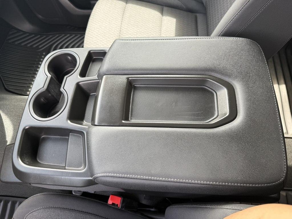 Chevrolet Silverado 1500 Custom Crew Cab 4WD 2026