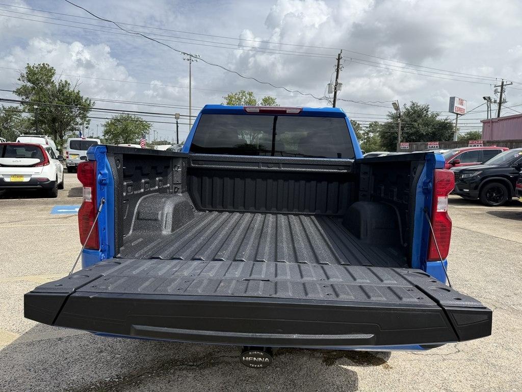 Chevrolet Silverado 1500 Custom Crew Cab 4WD 2026