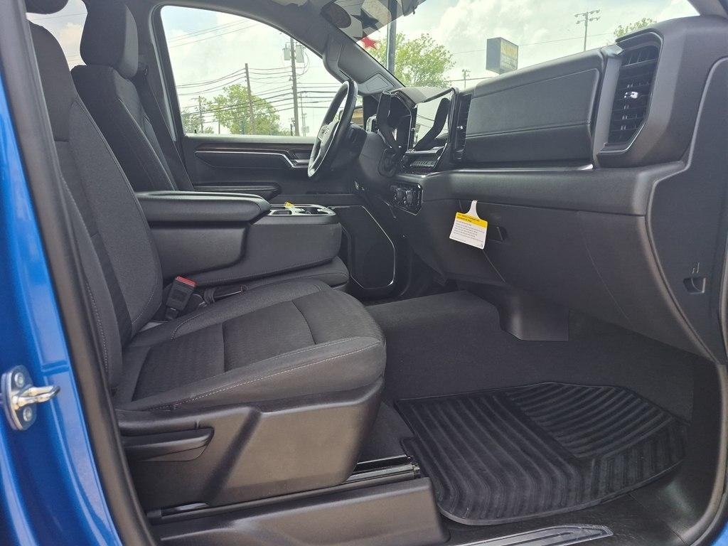 Chevrolet Silverado 1500 LT Crew Cab 4WD 2024