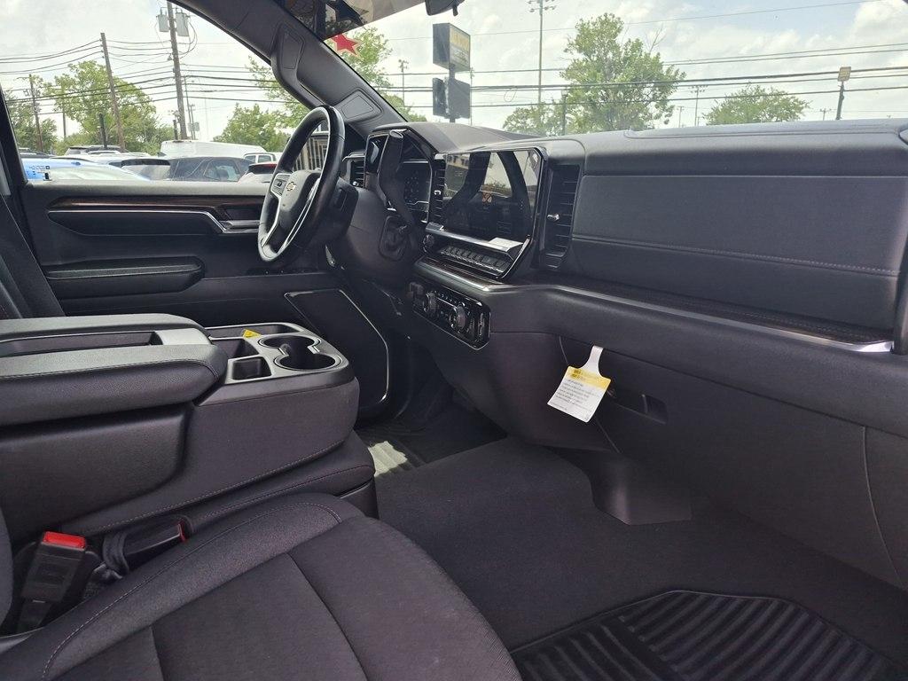 Chevrolet Silverado 1500 LT Crew Cab 4WD 2024