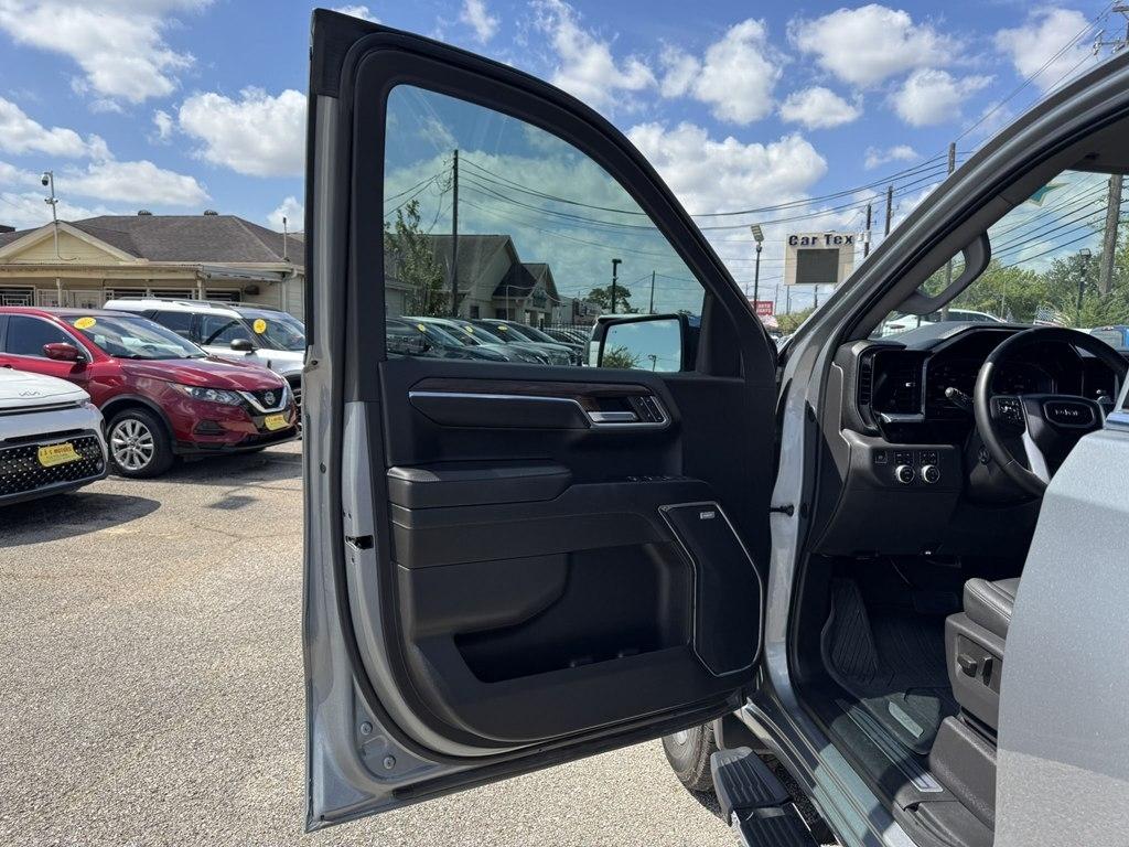 GMC Sierra 1500 SLT Crew Cab 4WD 2024