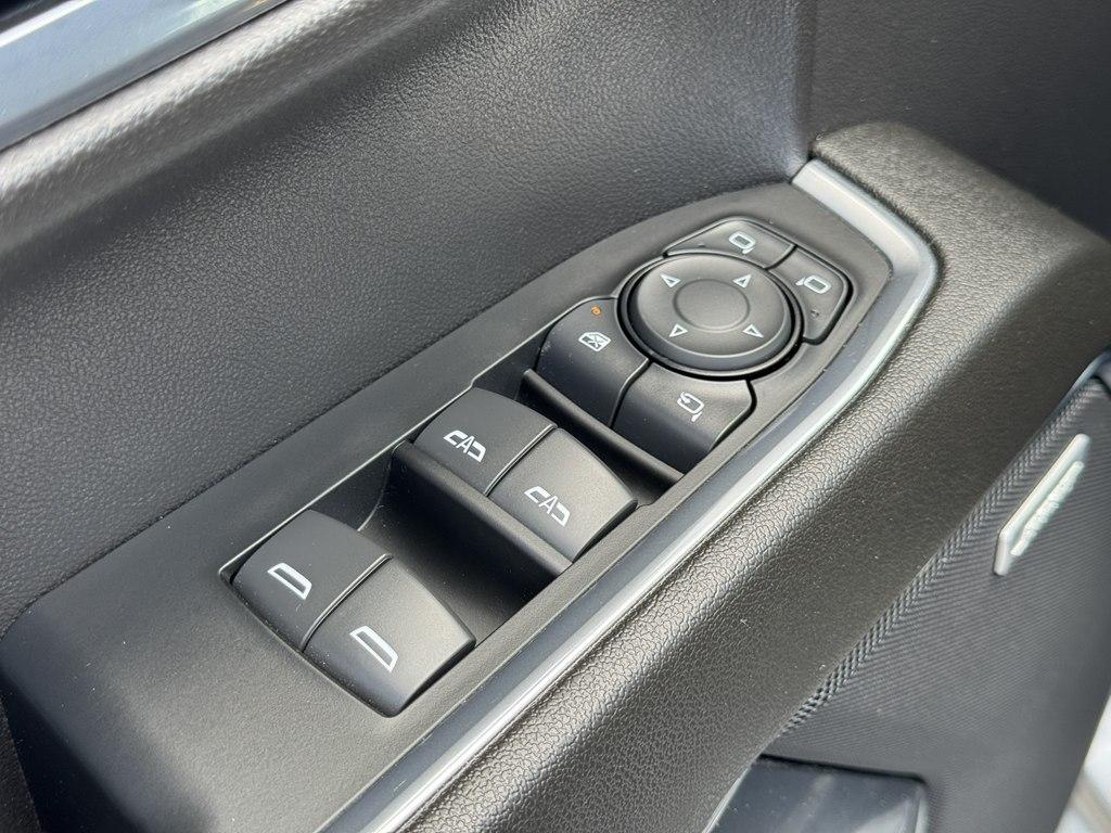 GMC Sierra 1500 SLT Crew Cab 4WD 2024