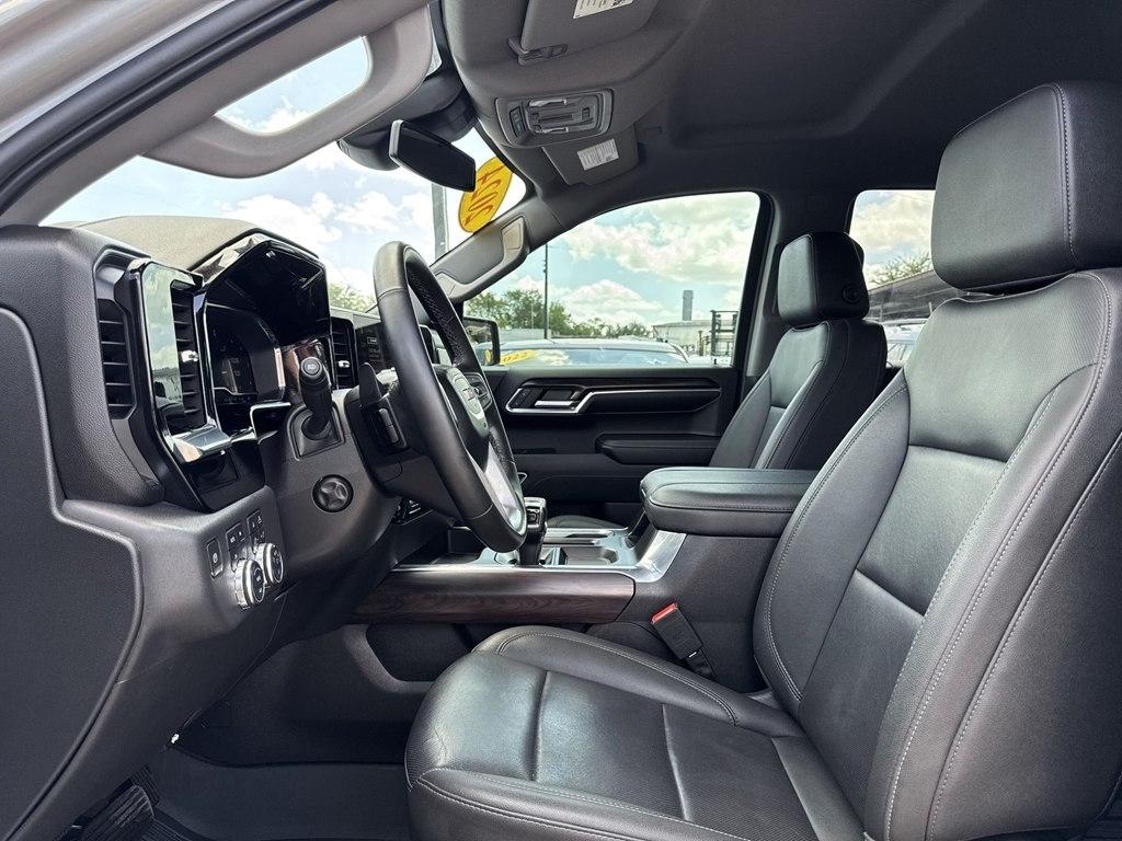 GMC Sierra 1500 SLT Crew Cab 4WD 2024