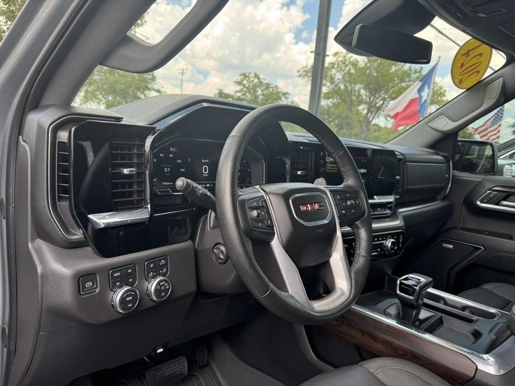 GMC Sierra 1500 SLT Crew Cab 4WD 2024