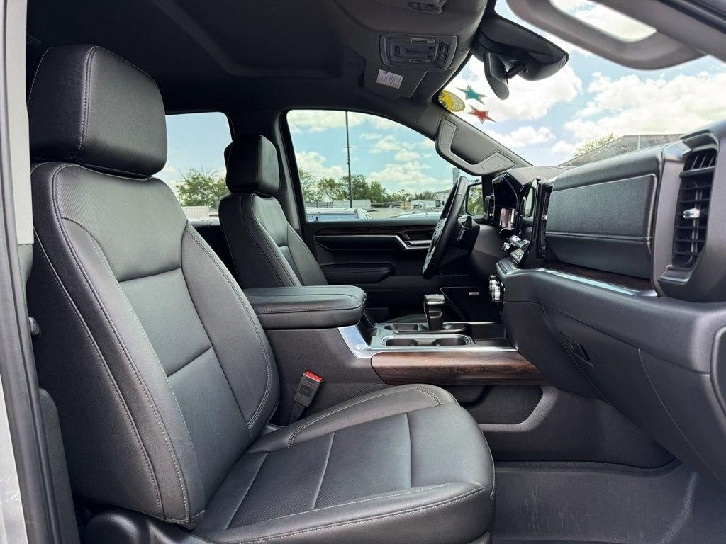GMC Sierra 1500 SLT Crew Cab 4WD 2024