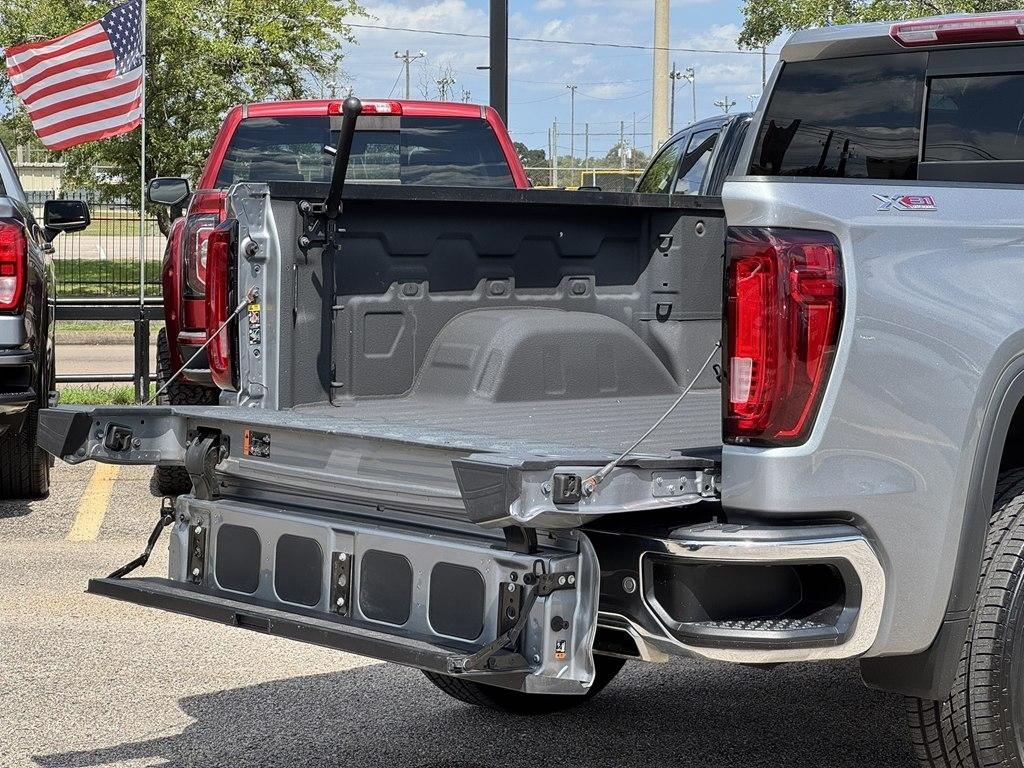 GMC Sierra 1500 SLT Crew Cab 4WD 2024