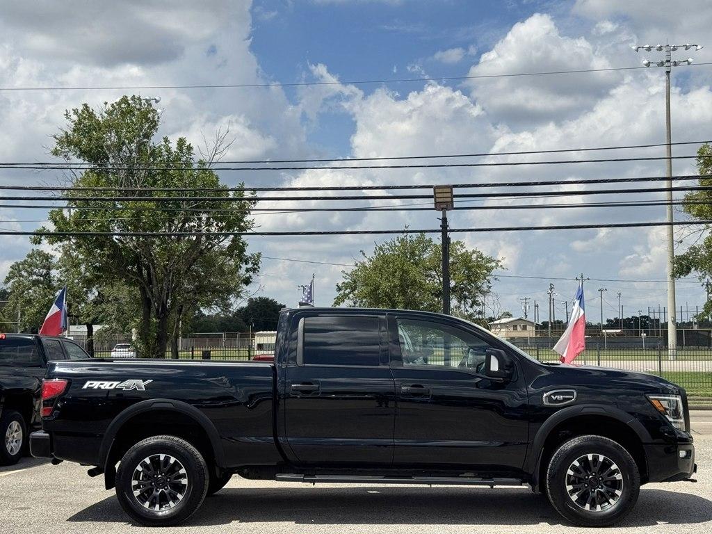 Nissan Titan XD SL Crew Cab 4WD 2023