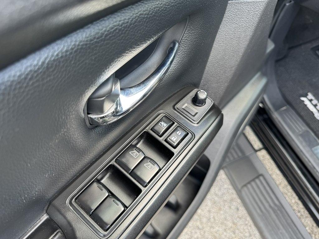 Nissan Titan XD SL Crew Cab 4WD 2023