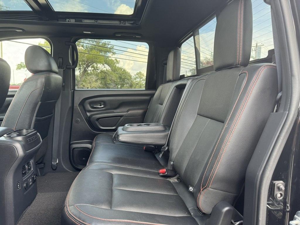 Nissan Titan XD SL Crew Cab 4WD 2023