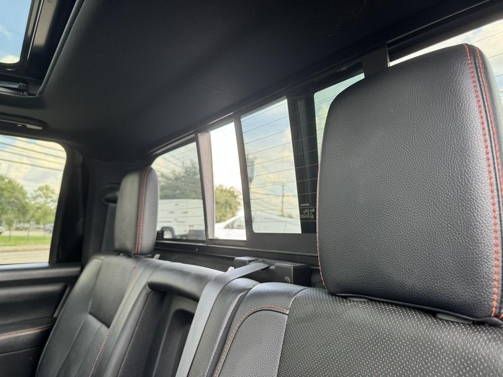 Nissan Titan XD SL Crew Cab 4WD 2023
