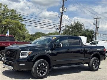 2023 Nissan Titan XD SL Crew Cab 4WD