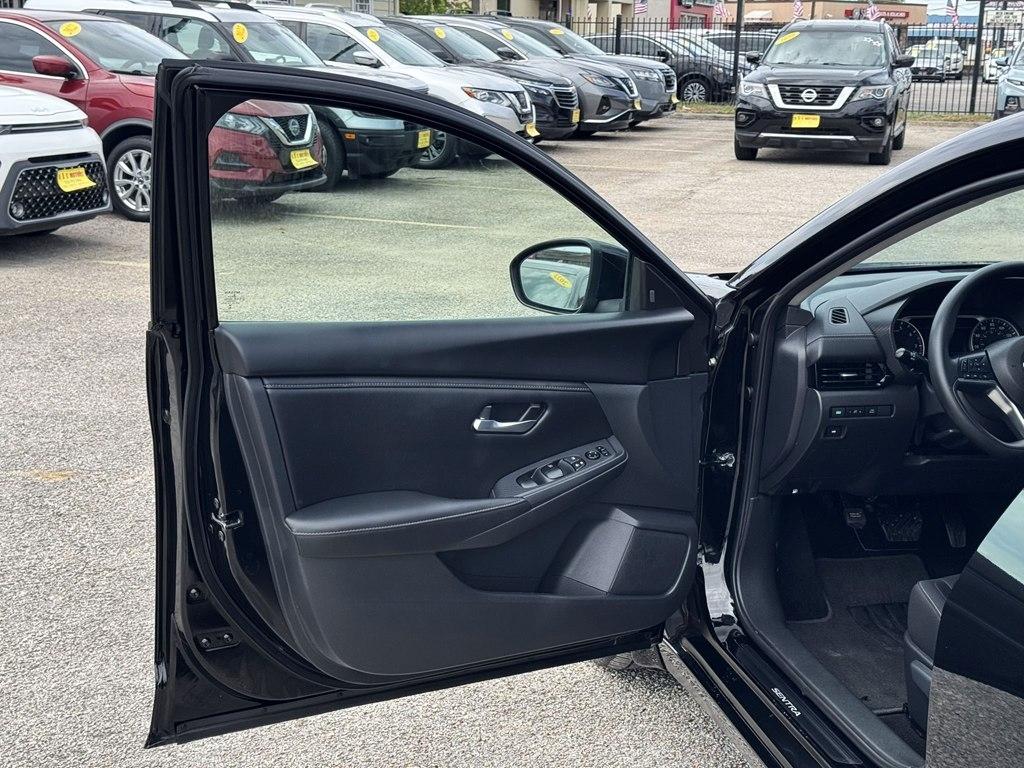 Nissan Sentra SV 2025