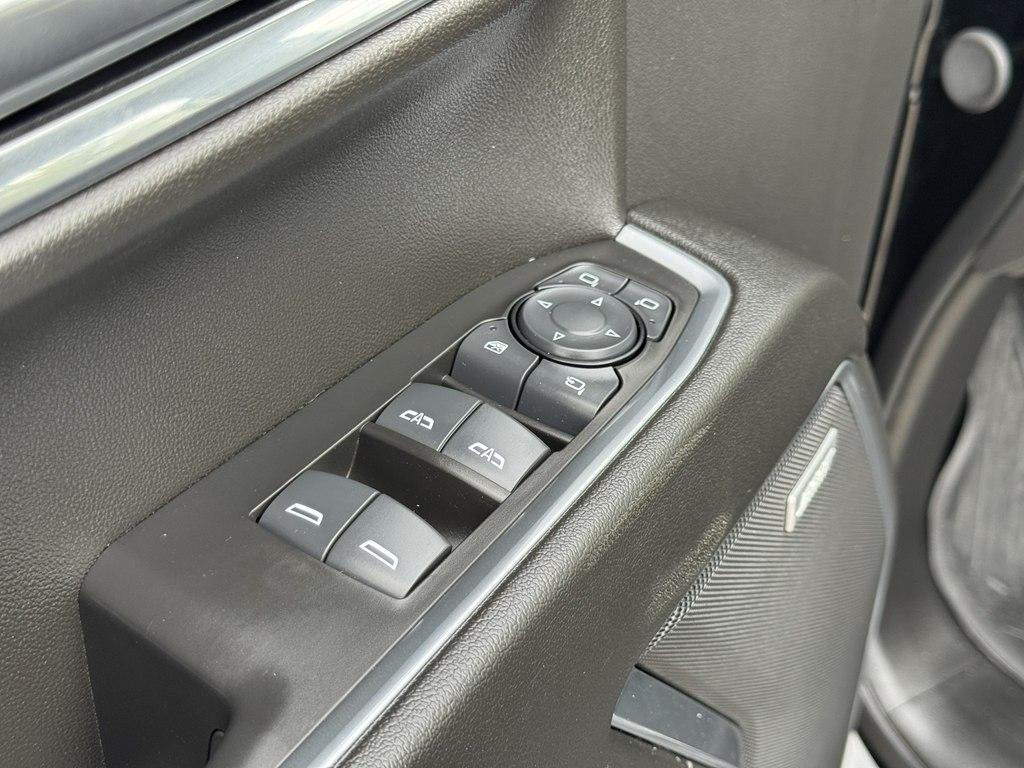 GMC Sierra 1500 SLT Crew Cab 4WD 2025