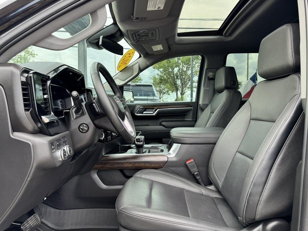 GMC Sierra 1500 SLT Crew Cab 4WD 2025