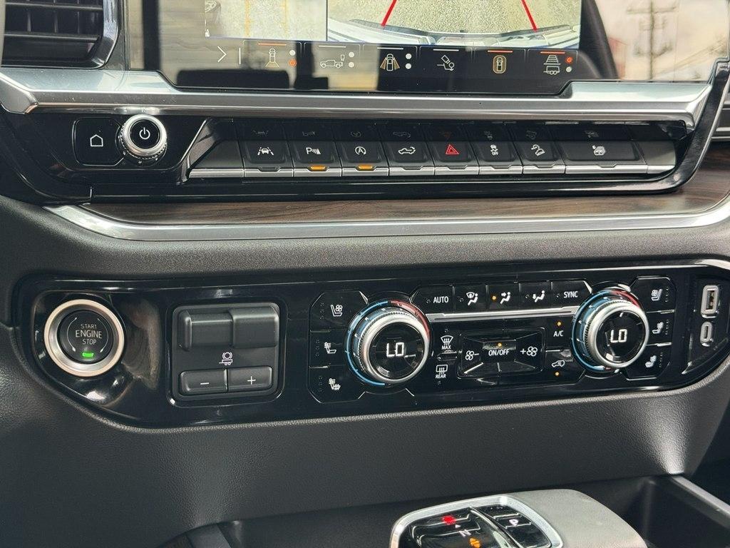 GMC Sierra 1500 SLT Crew Cab 4WD 2025
