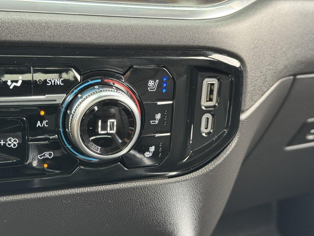 GMC Sierra 1500 SLT Crew Cab 4WD 2025