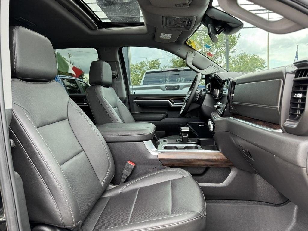 GMC Sierra 1500 SLT Crew Cab 4WD 2025