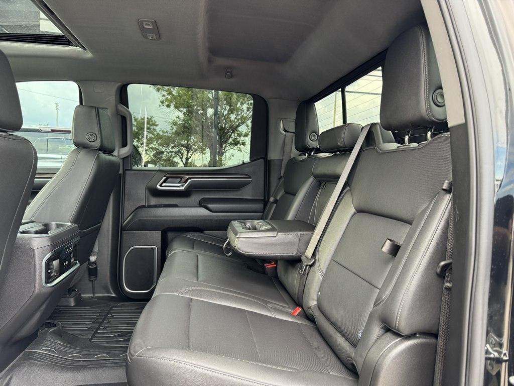 GMC Sierra 1500 SLT Crew Cab 4WD 2025