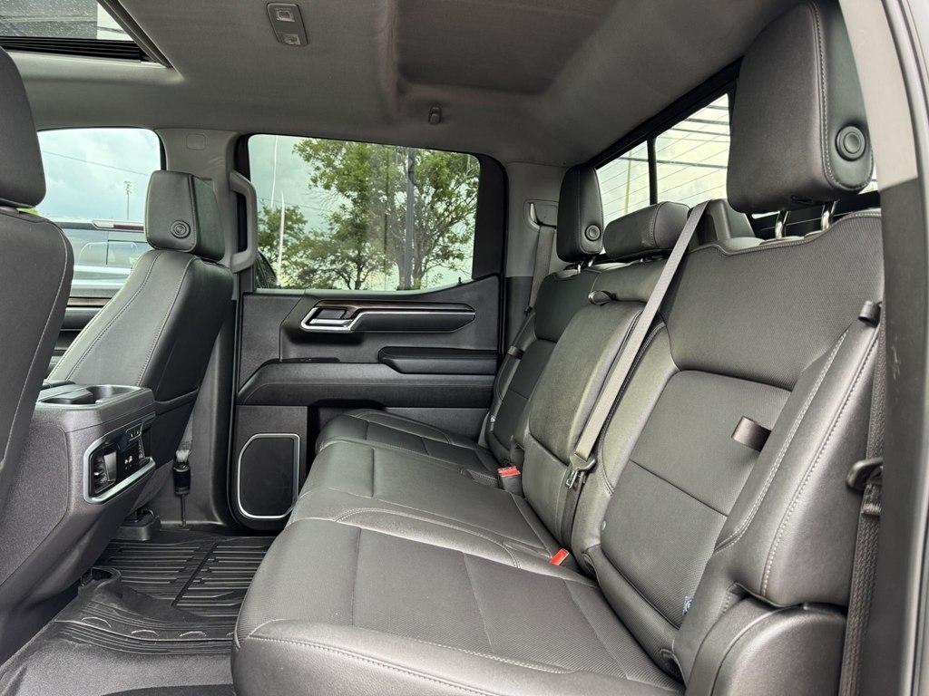 GMC Sierra 1500 SLT Crew Cab 4WD 2025