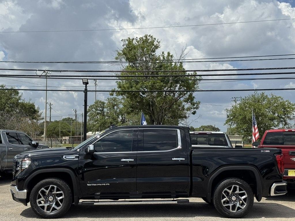 GMC Sierra 1500 SLT Crew Cab 4WD 2025
