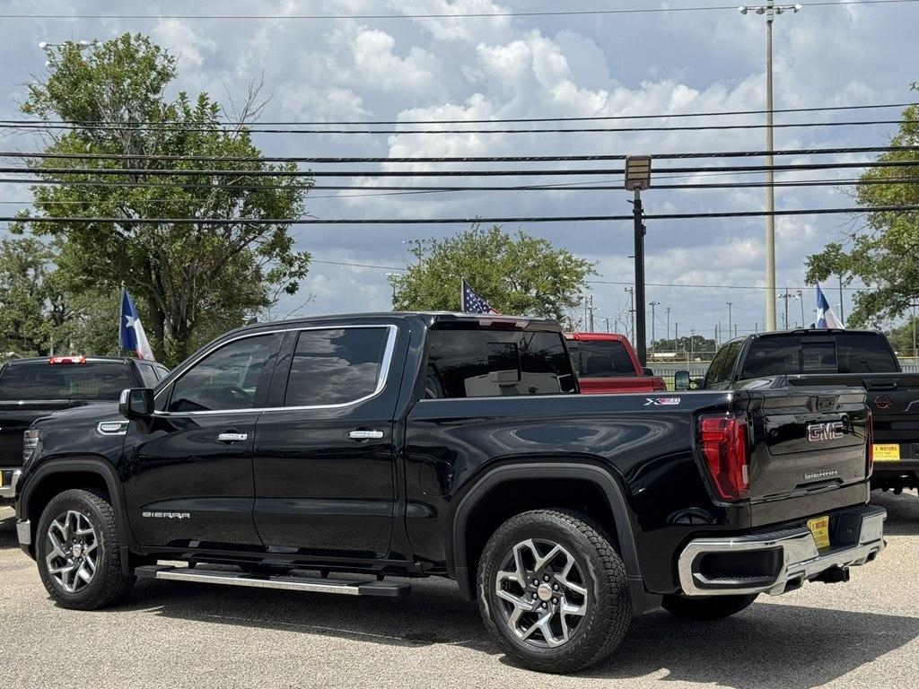 GMC Sierra 1500 SLT Crew Cab 4WD 2025