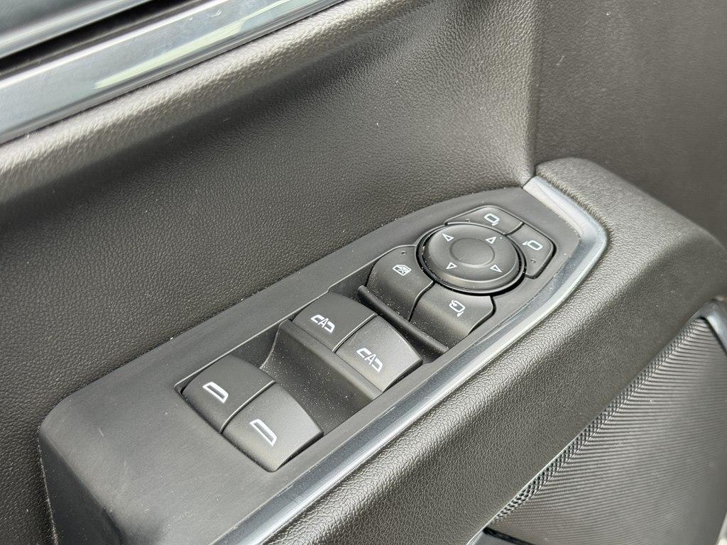 GMC Sierra 1500 SLT Crew Cab 2WD 2024