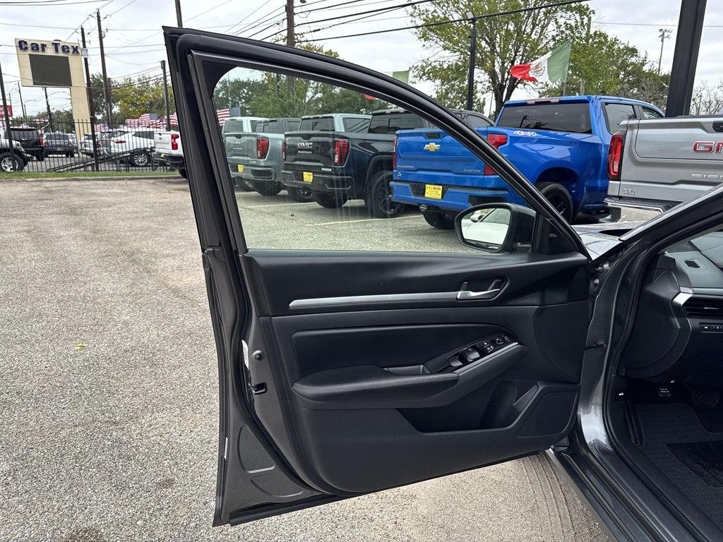 Nissan Altima 2.5 SR 2024