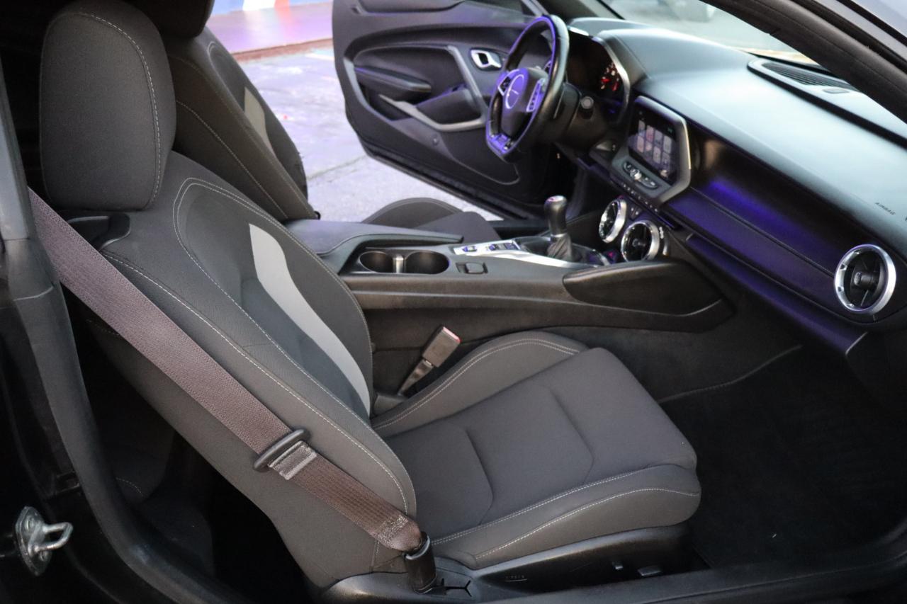 Chevrolet Camaro 2dr Cpe 1SS 2017