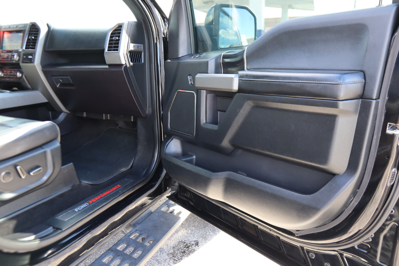 Ford F-150 Raptor 4WD SuperCrew 5.5' Box 2017