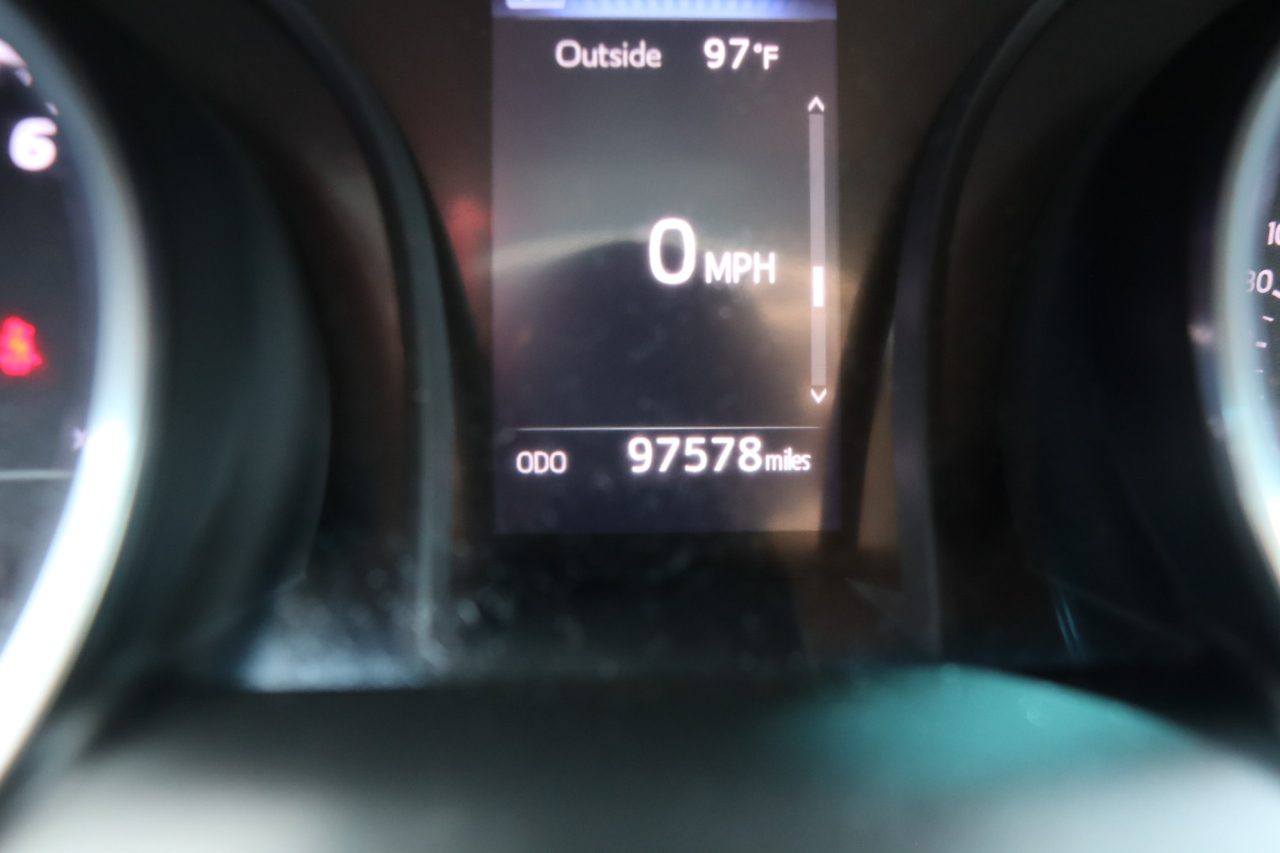 2018 Toyota Camry XLE photo 23