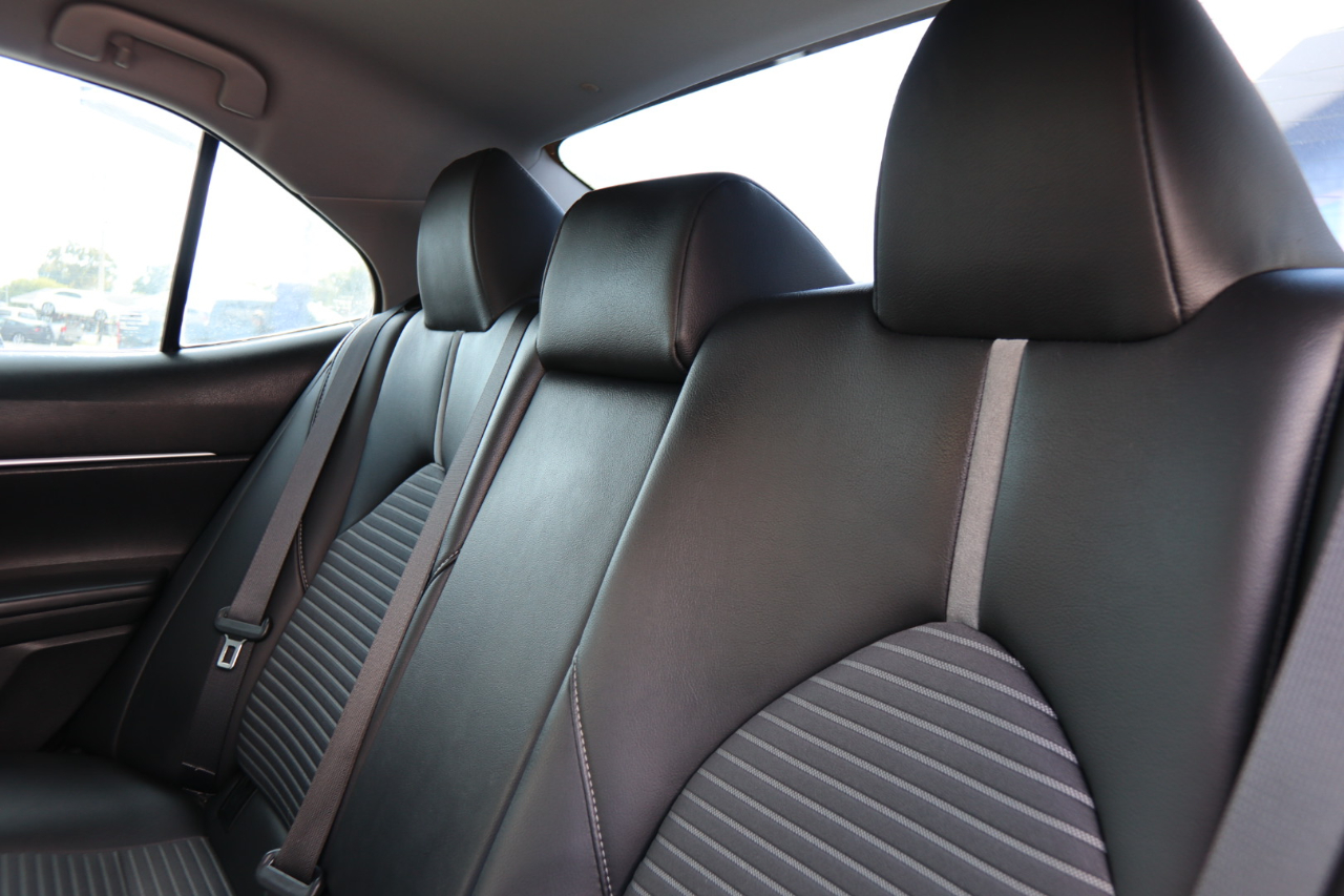 2018 Toyota Camry XLE photo 29