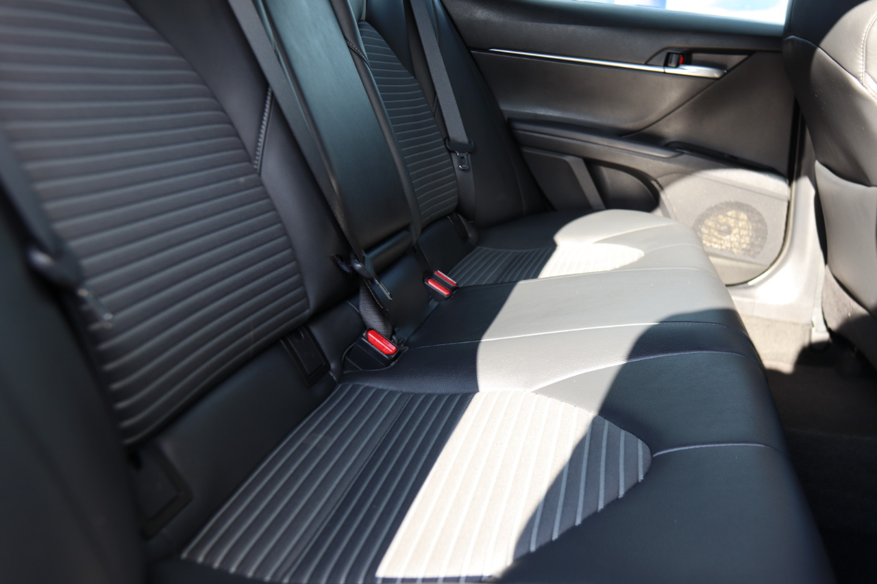2018 Toyota Camry XLE photo 36