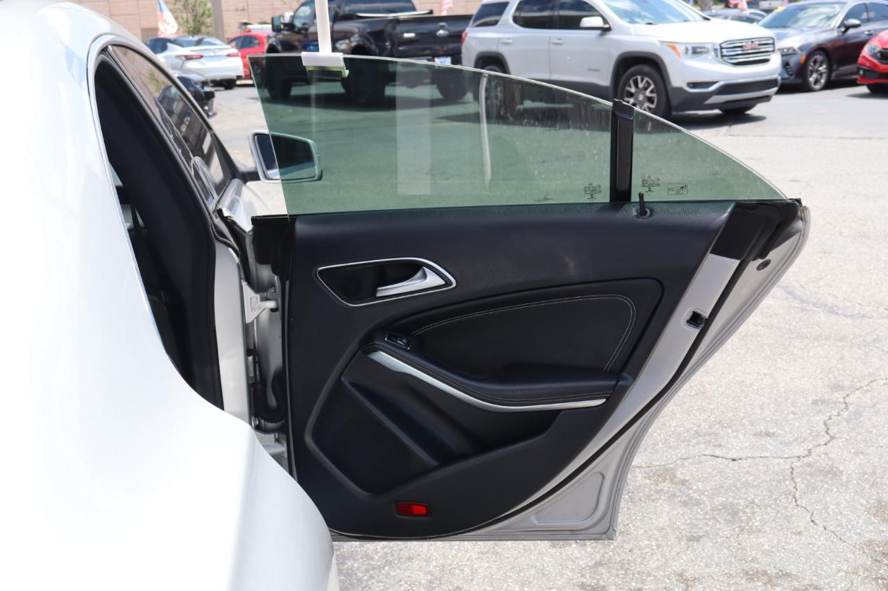 Mercedes-Benz CLA-Class 4dr Sdn CLA 250 FWD 2014