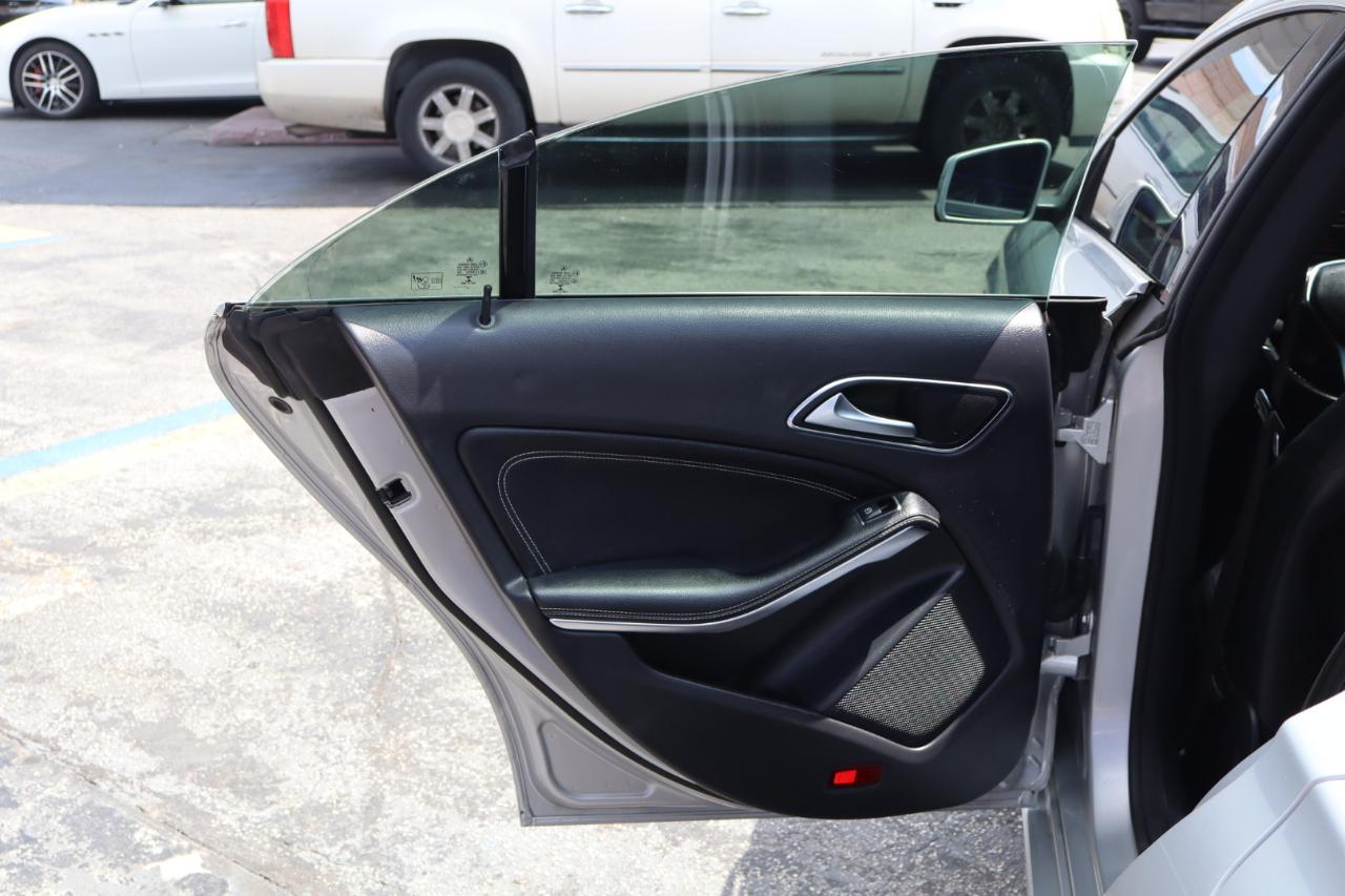 Mercedes-Benz CLA-Class 4dr Sdn CLA 250 FWD 2014