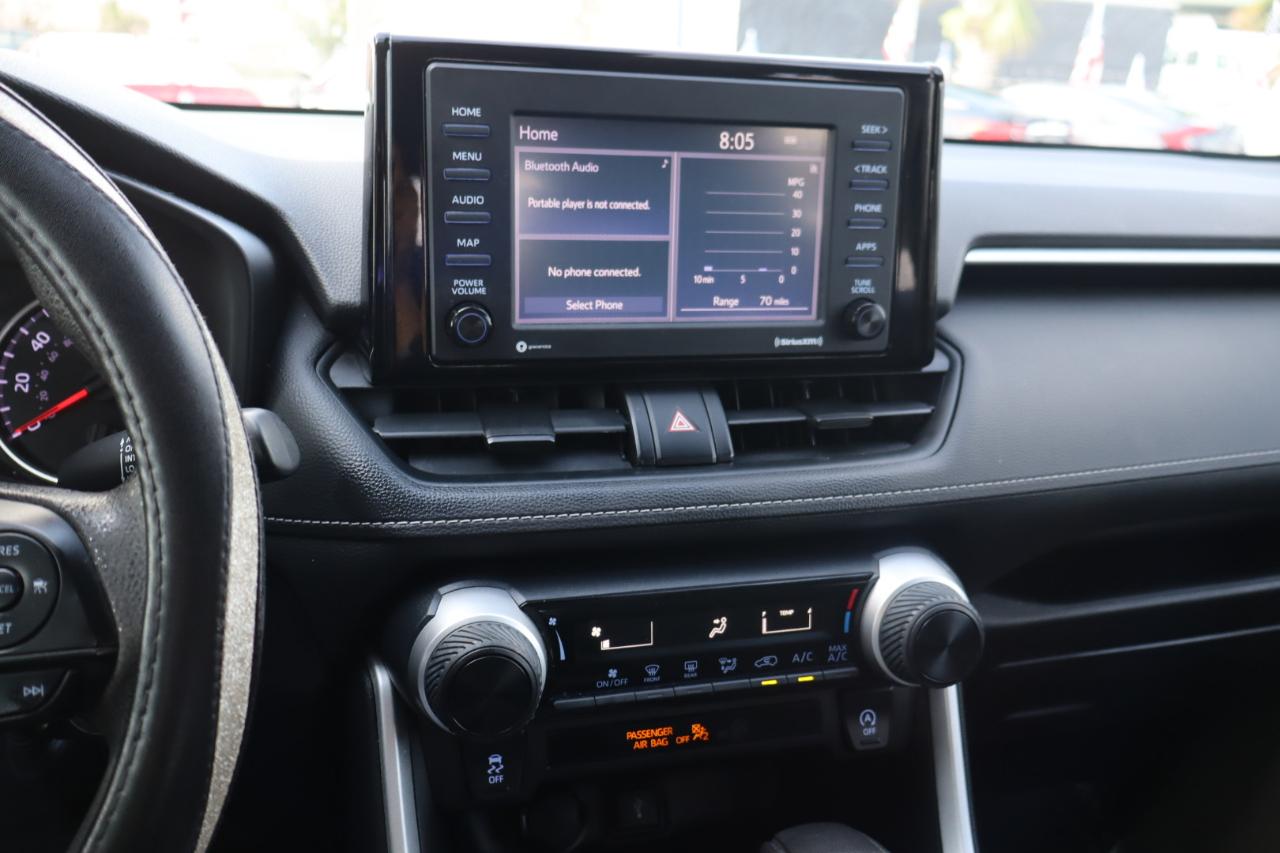 Toyota RAV4 LE AWD (Natl) 2020