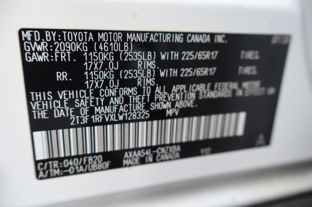 Toyota RAV4 LE AWD (Natl) 2020