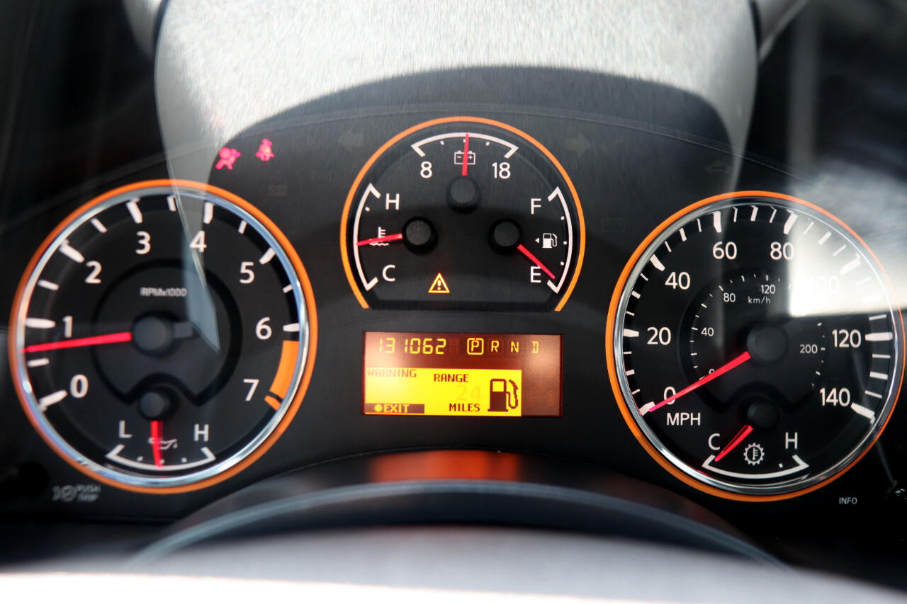 Nissan Armada 2WD 4dr Platinum 2013 Nissan Armada 2WD 4dr Platinum 2013