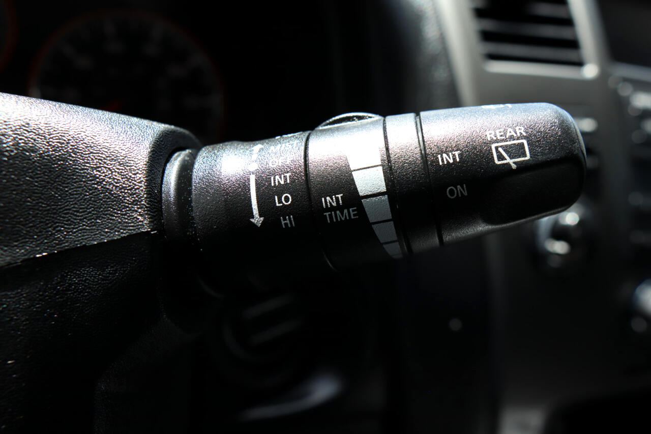 Nissan Armada 2WD 4dr Platinum 2013 Nissan Armada 2WD 4dr Platinum 2013