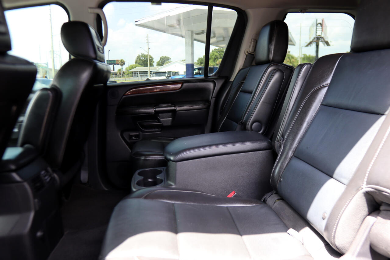 Nissan Armada 2WD 4dr Platinum 2013 Nissan Armada 2WD 4dr Platinum 2013