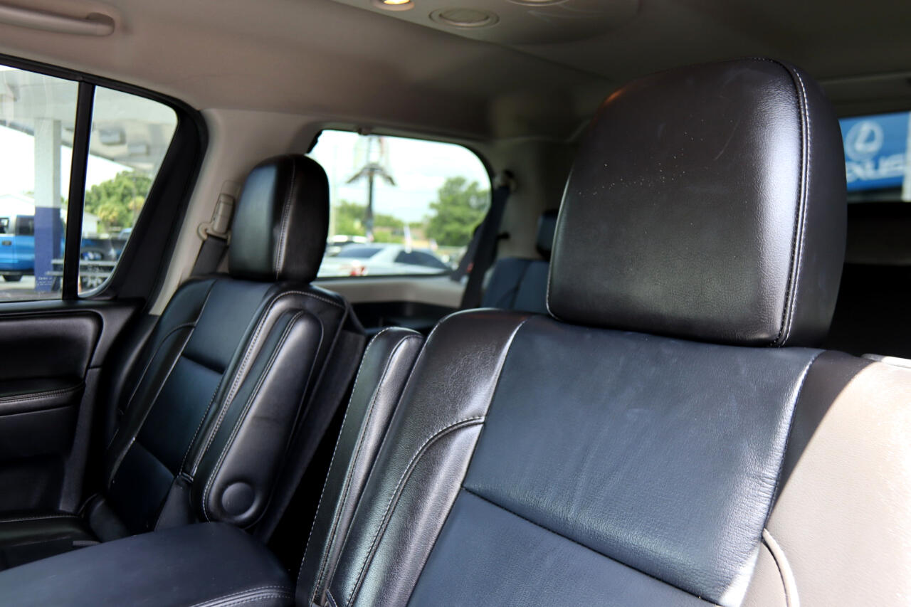 Nissan Armada 2WD 4dr Platinum 2013 Nissan Armada 2WD 4dr Platinum 2013