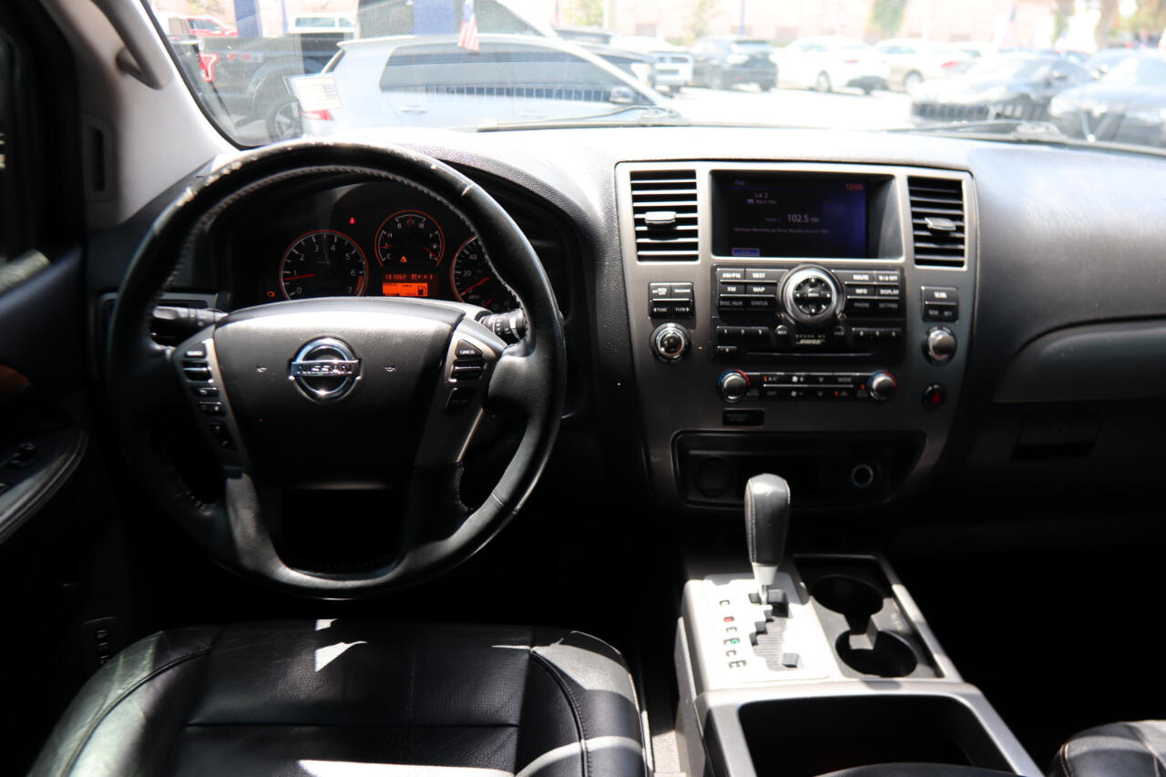 Nissan Armada 2WD 4dr Platinum 2013 Nissan Armada 2WD 4dr Platinum 2013